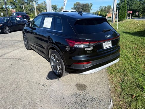 Used 2022 Audi Q4 e-tron Premium Plus image 5