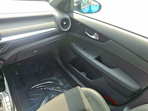 Used 2022 Kia Forte GT-Line image 16
