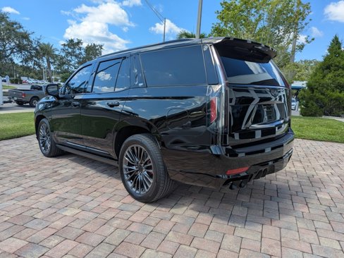 Used 2023 Cadillac Escalade V image 3