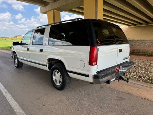Used 1999 Chevrolet Suburban 2WD w/ Preferred Equipment Group 3 image 5