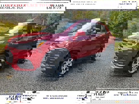 Used 2018 Chevrolet Trax LT w/ Sun & Sound Package image 1