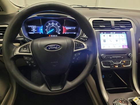 Used 2017 Ford Fusion SE w/ Fusion SE Technology Package image 22