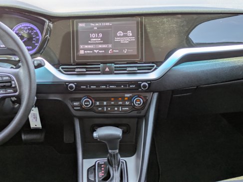 Used 2022 Kia Niro LX image 17