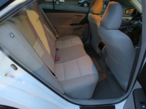 Used 2017 Toyota Camry LE image 35