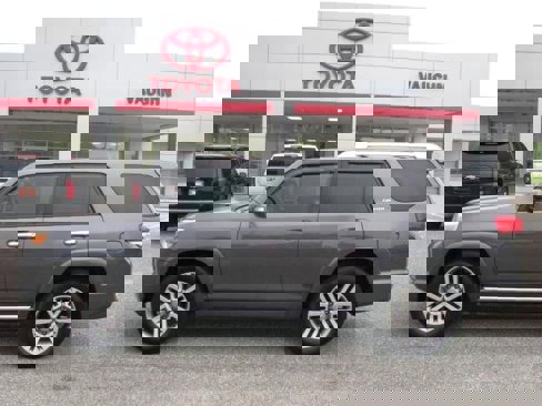 Used 2012 Toyota 4Runner SR5 image 1