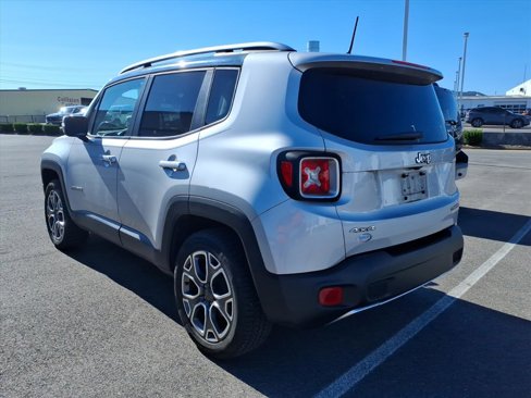 Used 2017 Jeep Renegade Limited image 5