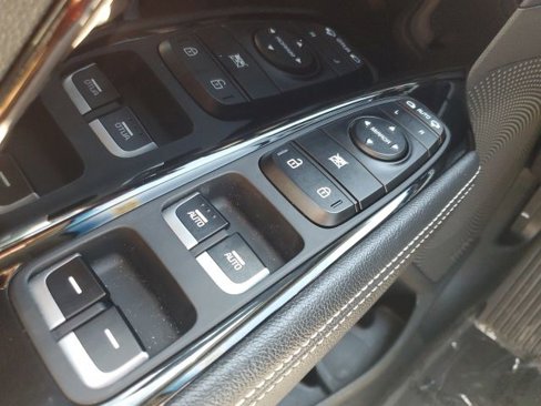 Used 2022 Kia Niro EX image 25
