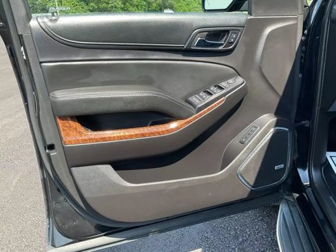 Used 2016 Chevrolet Suburban LTZ image 25
