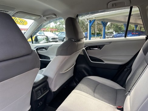Used 2020 Toyota RAV4 XLE image 32
