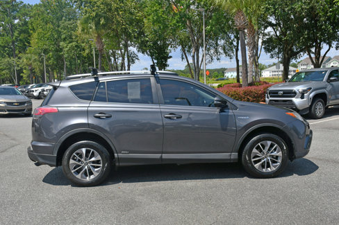 Used 2018 Toyota RAV4 LE image 5