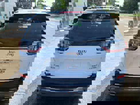 Certified 2022 Jeep Cherokee Limited w/ Mopar Interior Package image 6