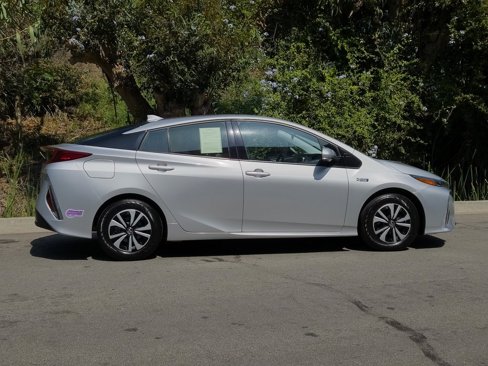 Used 2018 Toyota Prius Prime Premium image 4