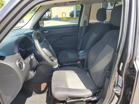 Used 2014 Jeep Patriot Sport image 12