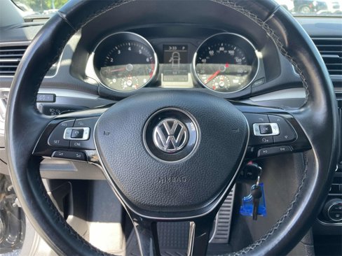 Used 2018 Volkswagen Passat 2.0T R-Line image 20