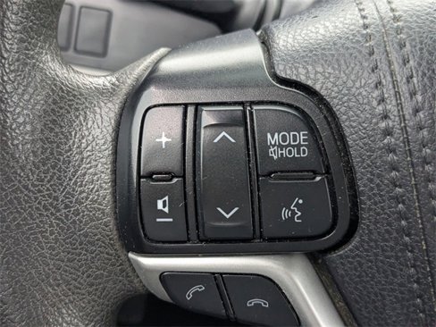 Used 2019 Toyota Highlander LE image 23
