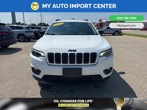 Used 2023 Jeep Cherokee Altitude Lux image 2