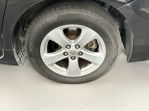 Used 2013 Toyota Sienna LE image 11
