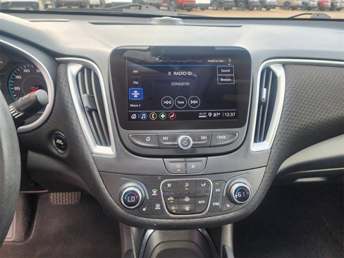 Used 2024 Chevrolet Malibu LT image 3