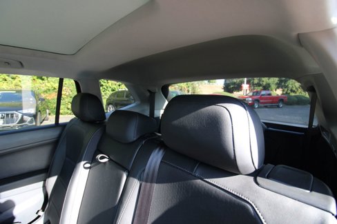 Used 2018 Volkswagen Tiguan SEL w/ 3rd Row Seat Package image 28