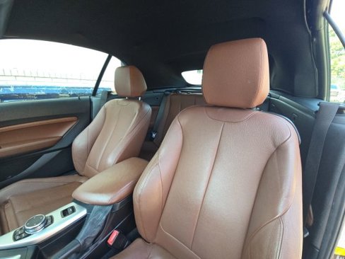 Used 2016 BMW M235i Convertible image 15