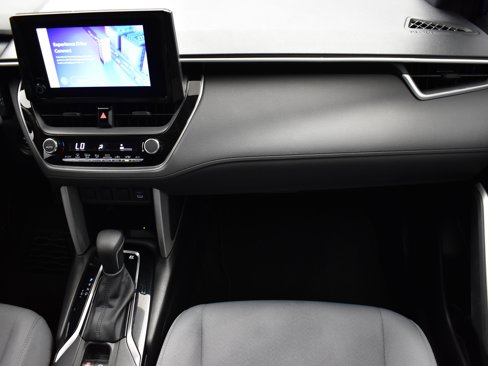 Used 2024 Toyota Corolla Cross SE image 36