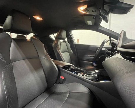 Used 2019 Toyota C-HR Limited image 16