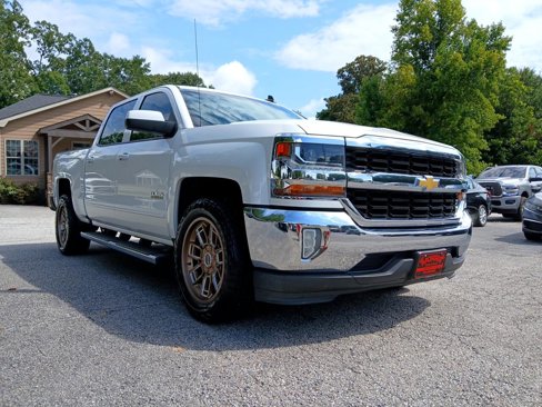 Used 2017 Chevrolet Silverado 1500 LT w/ Texas Edition image 4