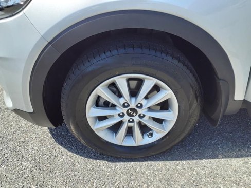 Used 2020 Kia Sorento LX image 14