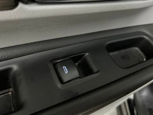 Used 2023 GMC Terrain SLT image 17
