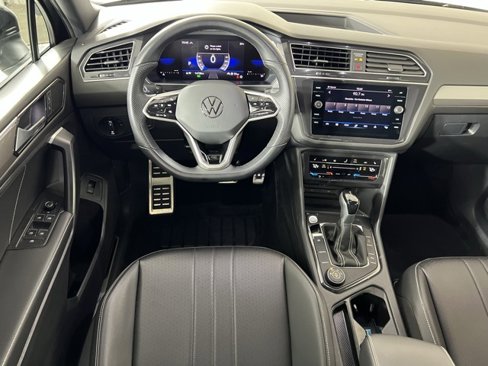 Used 2024 Volkswagen Tiguan SE R-Line image 11