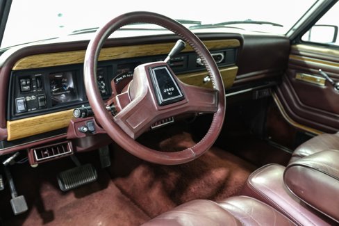 Used 1989 Jeep Grand Wagoneer image 13