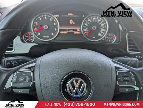 Used 2017 Volkswagen Touareg Sport image 15