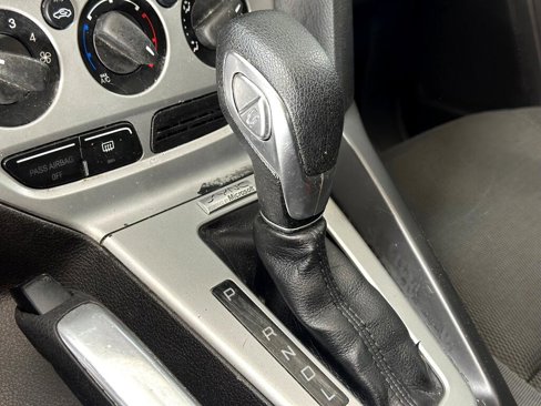 Used 2014 Ford Focus SE w/ SE Winter Package image 19
