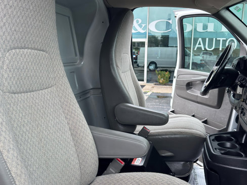 Used 2015 Chevrolet Express 2500 image 23