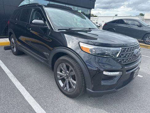 Used 2023 Ford Explorer XLT w/ Equipment Group 202A image 2