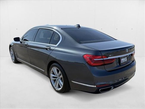 Used 2016 BMW 750i xDrive image 8