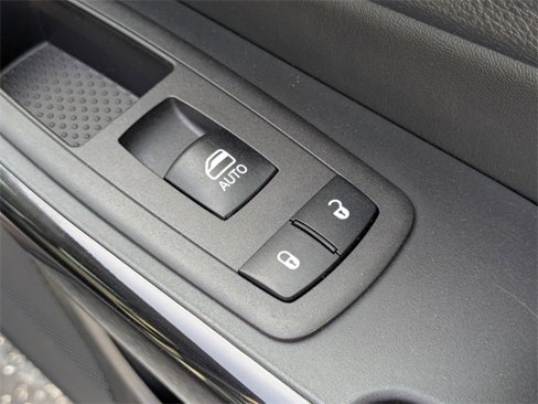 Used 2023 Jeep Cherokee Altitude Lux image 37