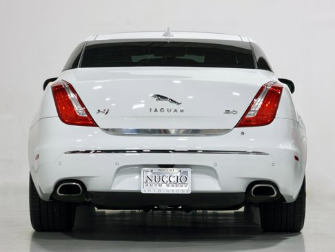 Used 2013 Jaguar XJ image 11