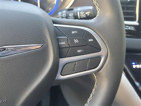 Used 2022 Chrysler Voyager LX image 31
