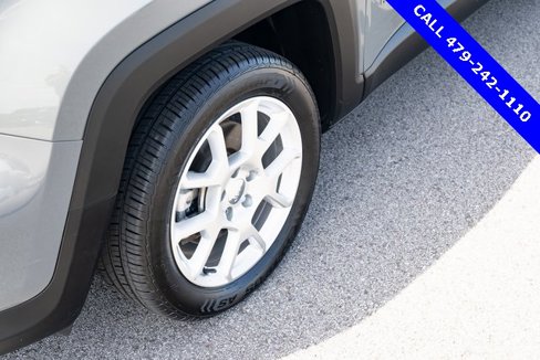 Used 2020 Jeep Renegade Latitude image 10