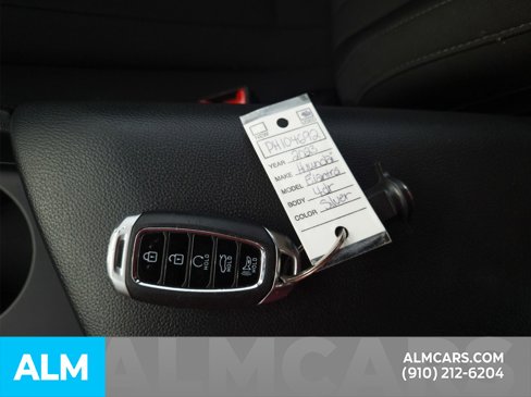Used 2023 Hyundai Elantra SEL image 30