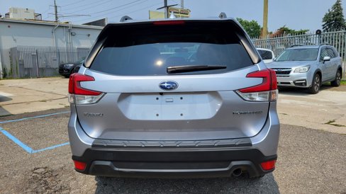 Used 2023 Subaru Forester Premium image 9