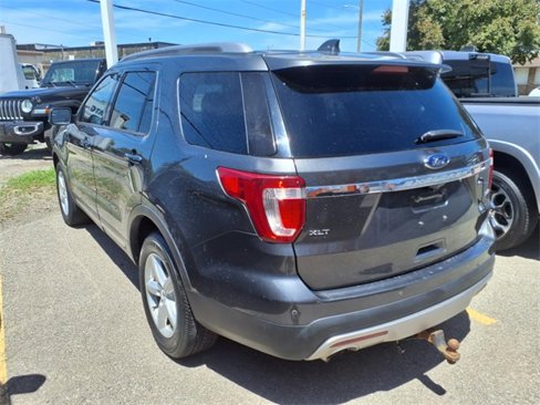 Used 2016 Ford Explorer XLT w/ Equipment Group 202A image 7
