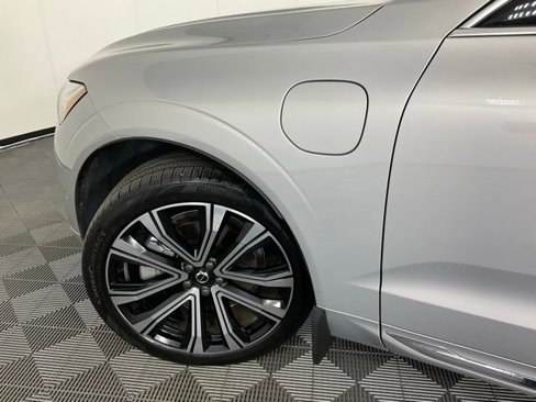 Certified 2023 Volvo XC60 T8 Ultimate w/ Climate Package image 37