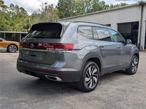 Used 2024 Volkswagen Atlas SE image 4