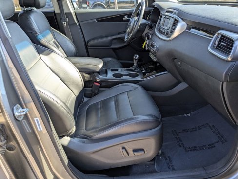 Used 2016 Kia Sorento EX image 38