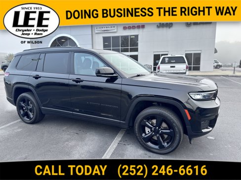 Used 2023 Jeep Grand Cherokee L Laredo image 1