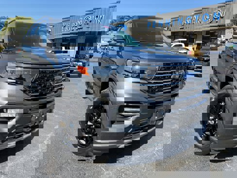 Used 2020 Ford Explorer XLT w/ Equipment Group 202A image 1