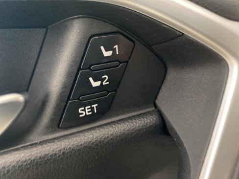 Used 2019 Toyota RAV4 Limited image 27
