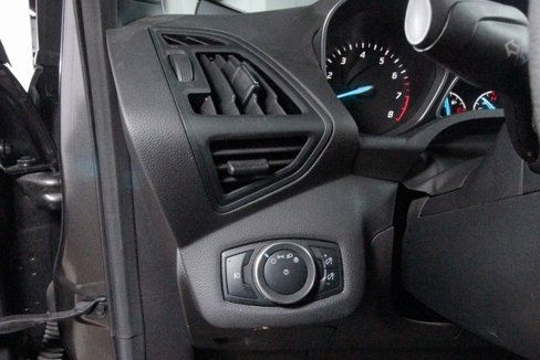 Used 2015 Ford Escape SE w/ SE Chrome Package image 29